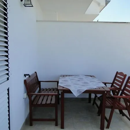 Laguna 3 Fuer 4 Personen By Interhome * Primošten