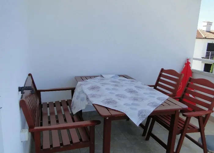 Laguna 3 Fuer 4 Personen By Interhome Apartment