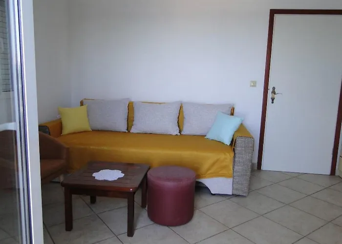 Laguna 3 Fuer 4 Personen By Interhome Primošten