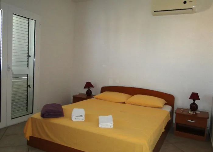 Laguna 3 Fuer 4 Personen By Interhome Apartment Primošten