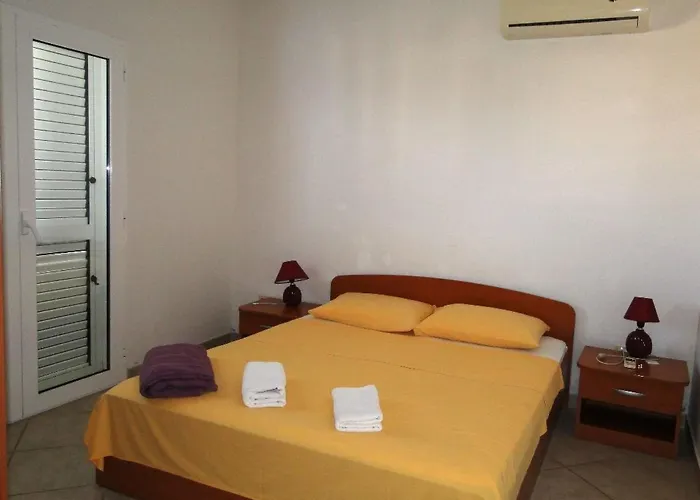 Laguna 3 Fuer 4 Personen By Interhome Apartment Primošten