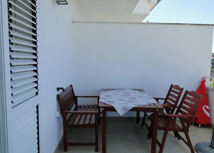 Laguna 3 Fuer 4 Personen By Interhome * Primošten