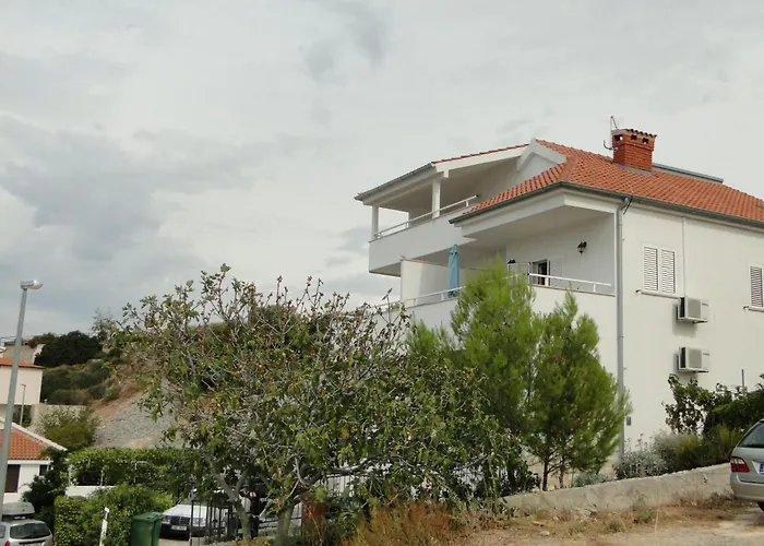 Apartment Laguna 3 Fuer 4 Personen By Interhome Primošten